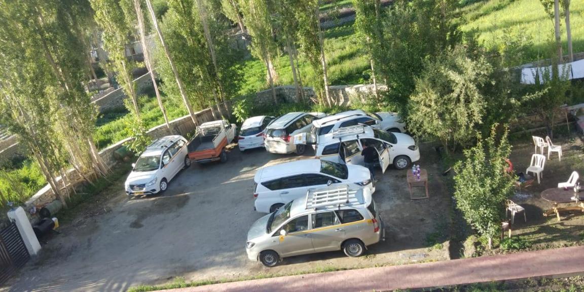Hotel Nubra Residency Charāsa Exterior foto
